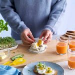 UPPFYLLD Egg slicer, off-white - Image 2