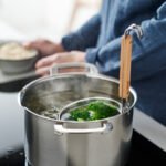 VARDAGEN Noodle strainer, stainless steel/beech, 30 cm - Image 3