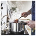 MIDDAGSMAT Pot with lid, clear glass/stainless steel, 5 l - Image 3