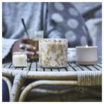 JÄMLIK Scented candle in glass, Vanilla/light beige, 12 hr - Image 5