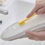 PEPPRIG 2 in 1 shoe brush with scraper, green/yellow - Image 3