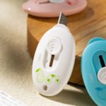 Deli Mini Utility Cutter Knife SK5 Steel Blade For Parcels Assorted Colors - Image 4