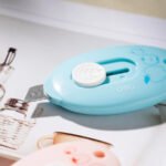 Deli Mini Utility Cutter Knife SK5 Steel Blade For Parcels Assorted Colors - Image 6