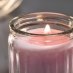 HÖKGÖK Scented candle in glass, Pink flowers pale pink, 12 hr - Image 4