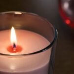 LOTSFÅGEL Scented candle in glass, red berries/light pink, 20 hr - Image 5